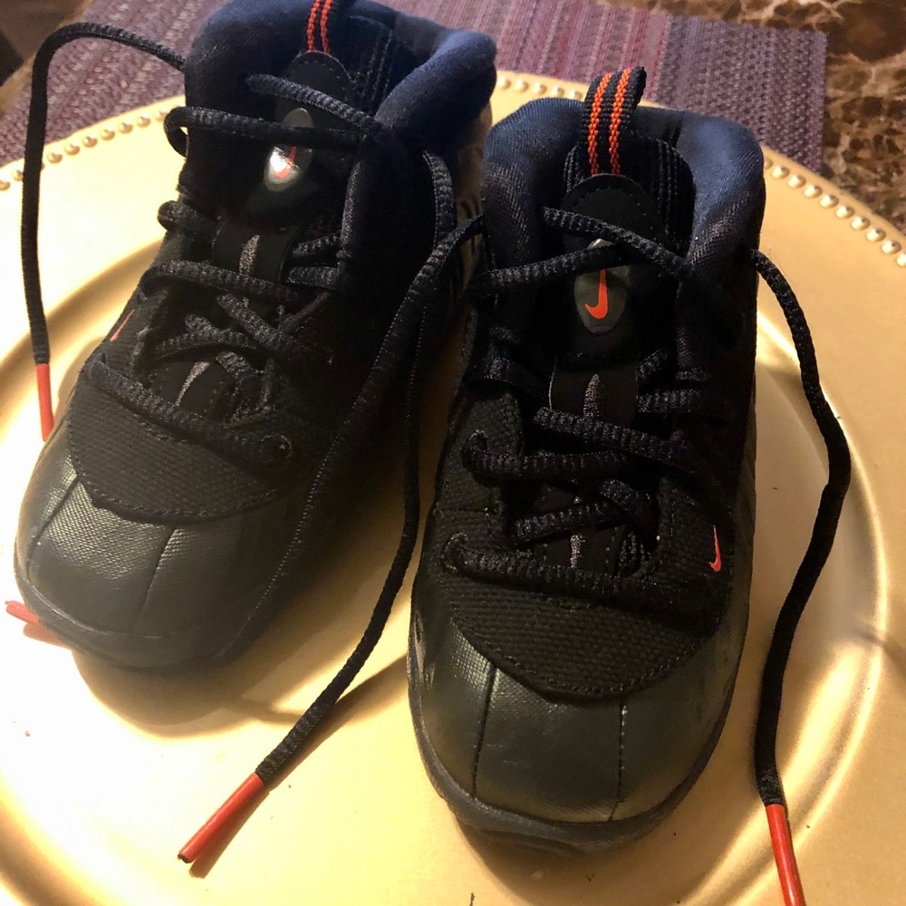 Kids Nike foams